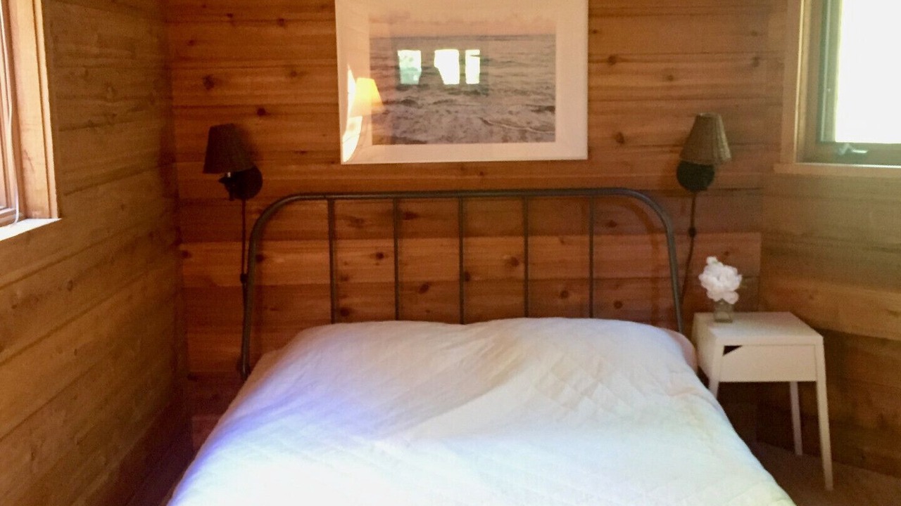 Photo of Bedroom in Grand Bend