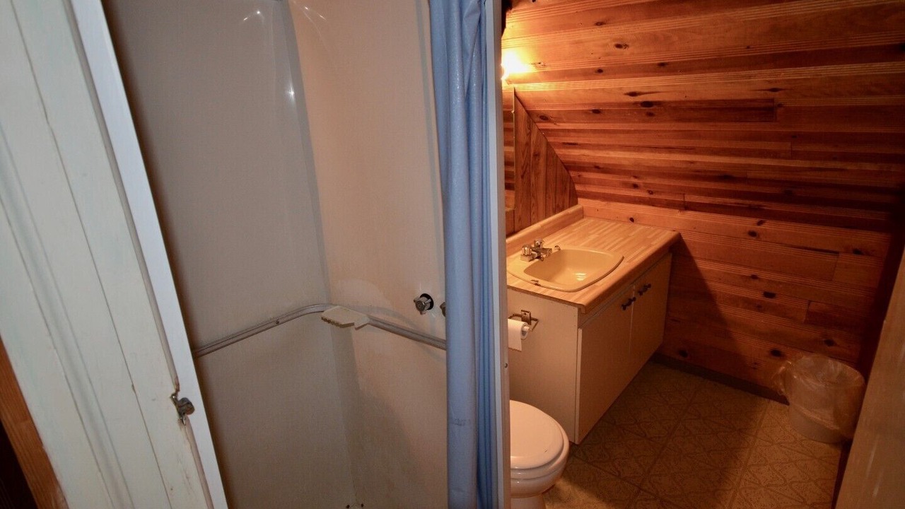 Photo of Bathroom in Highland Grove