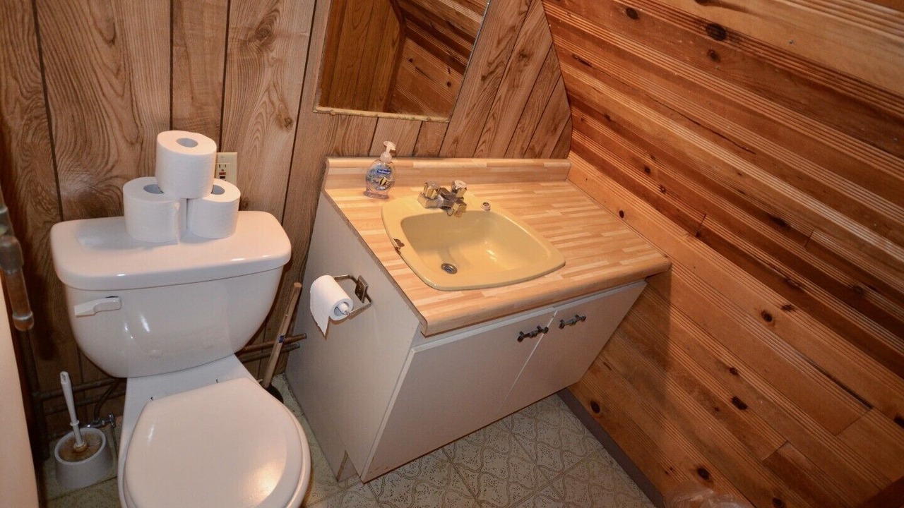 Photo of Bathroom in Highland Grove