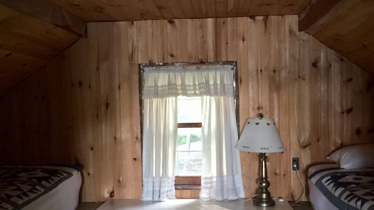 Photo of Bedroom in Front of Yonge