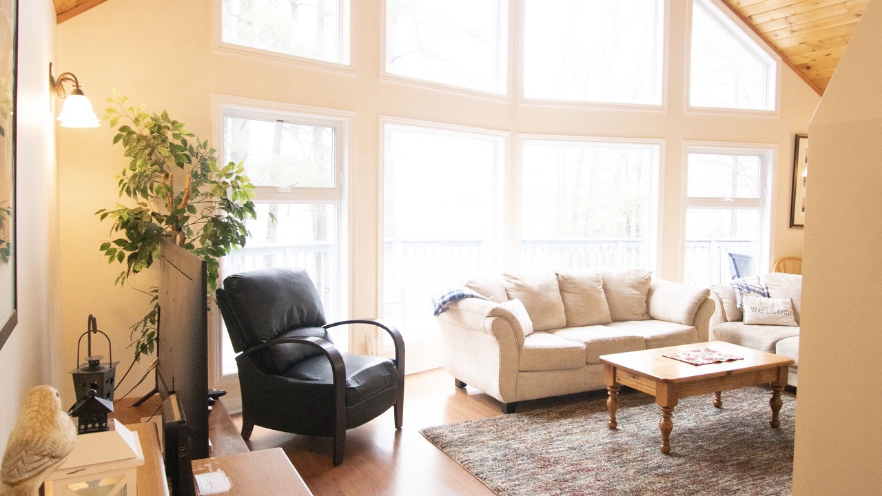 Photo of Livingroom in Gravenhurst