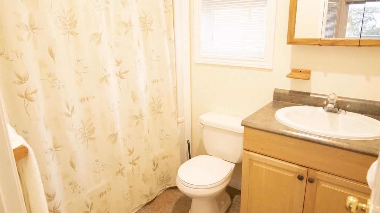 Photo of Bathroom in Gravenhurst