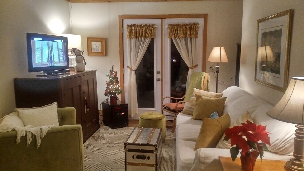 Photo of Livingroom in Gores Landing