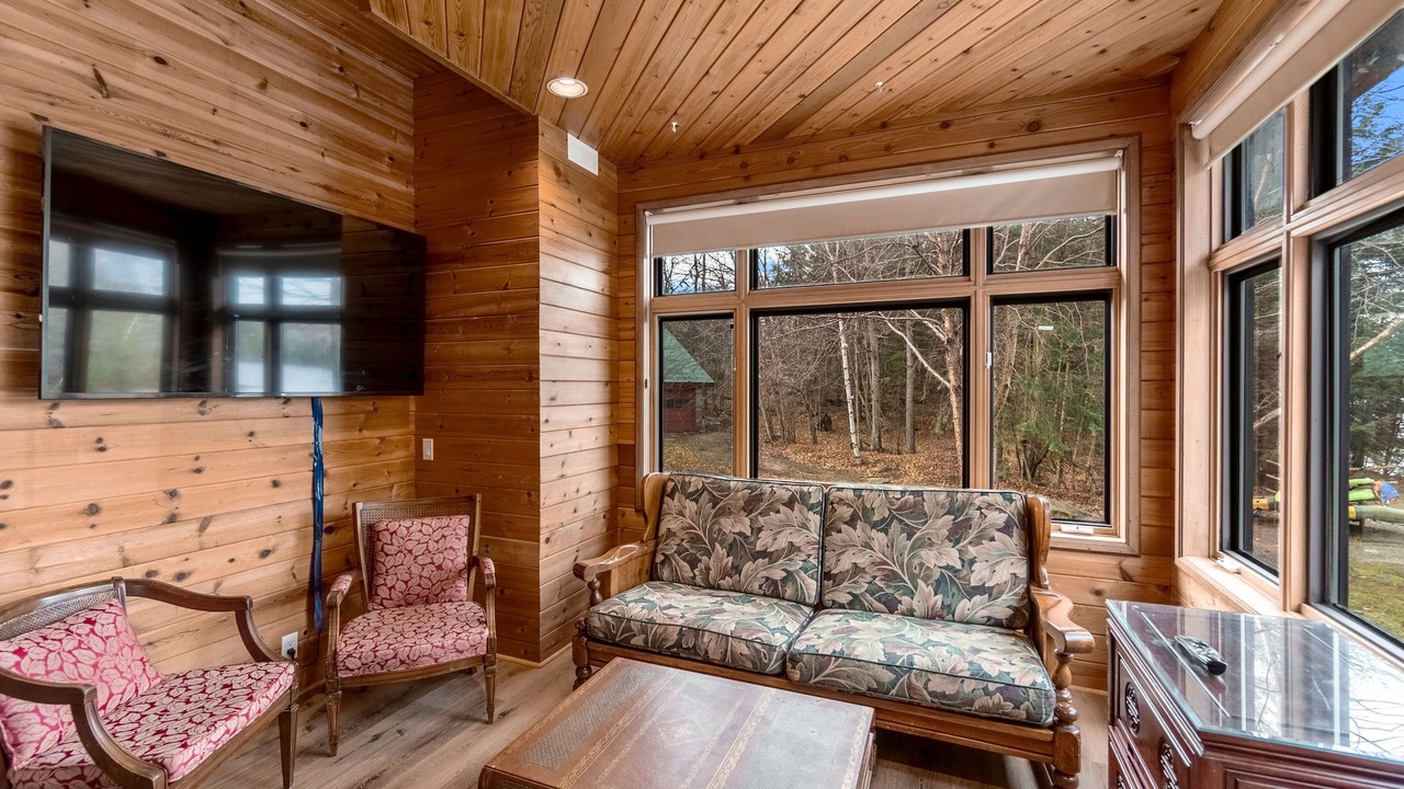 Photo of Livingroom in Bracebridge