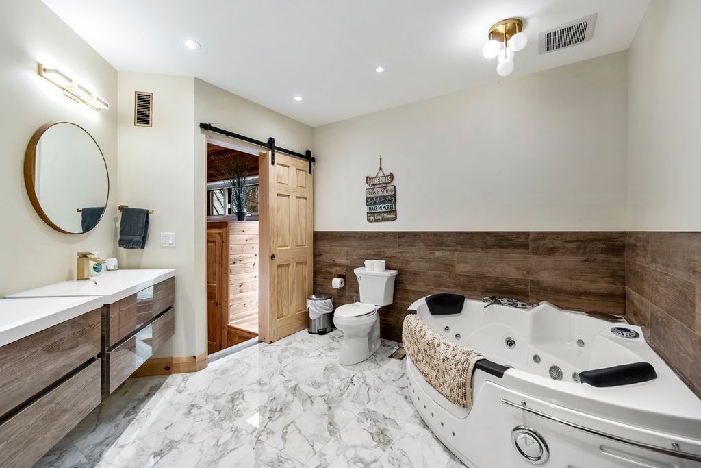 Photo of Bathroom in Bracebridge