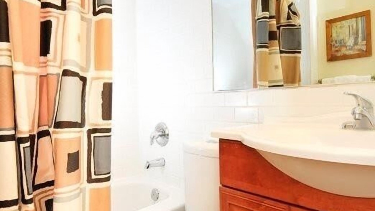 Photo of Bathroom in Roncesvalles Village