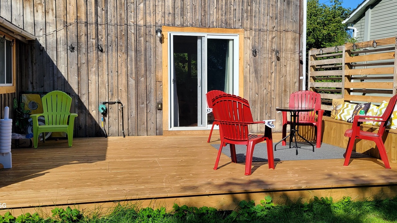 Photo of Patio Balcony in Manitoulin District