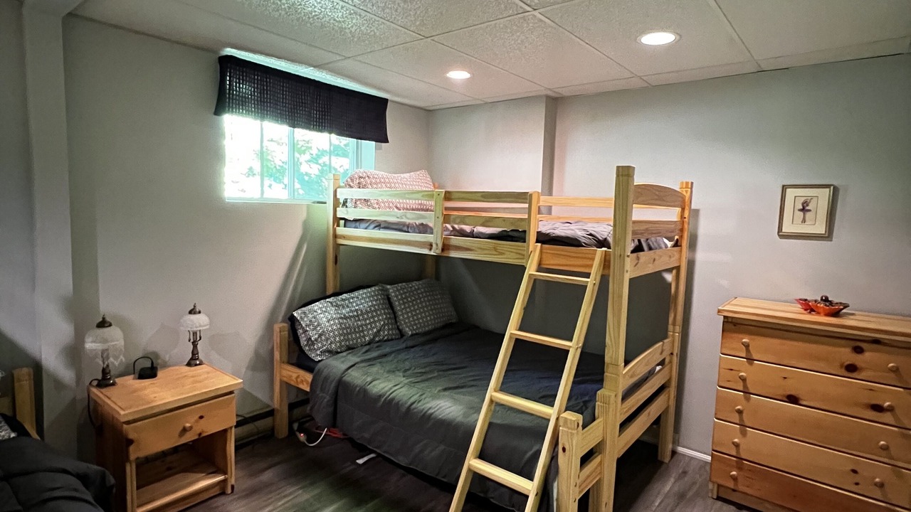 Photo of Bedroom in Gravenhurst