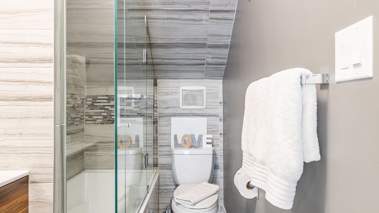 Photo of Bathroom in Parkdale