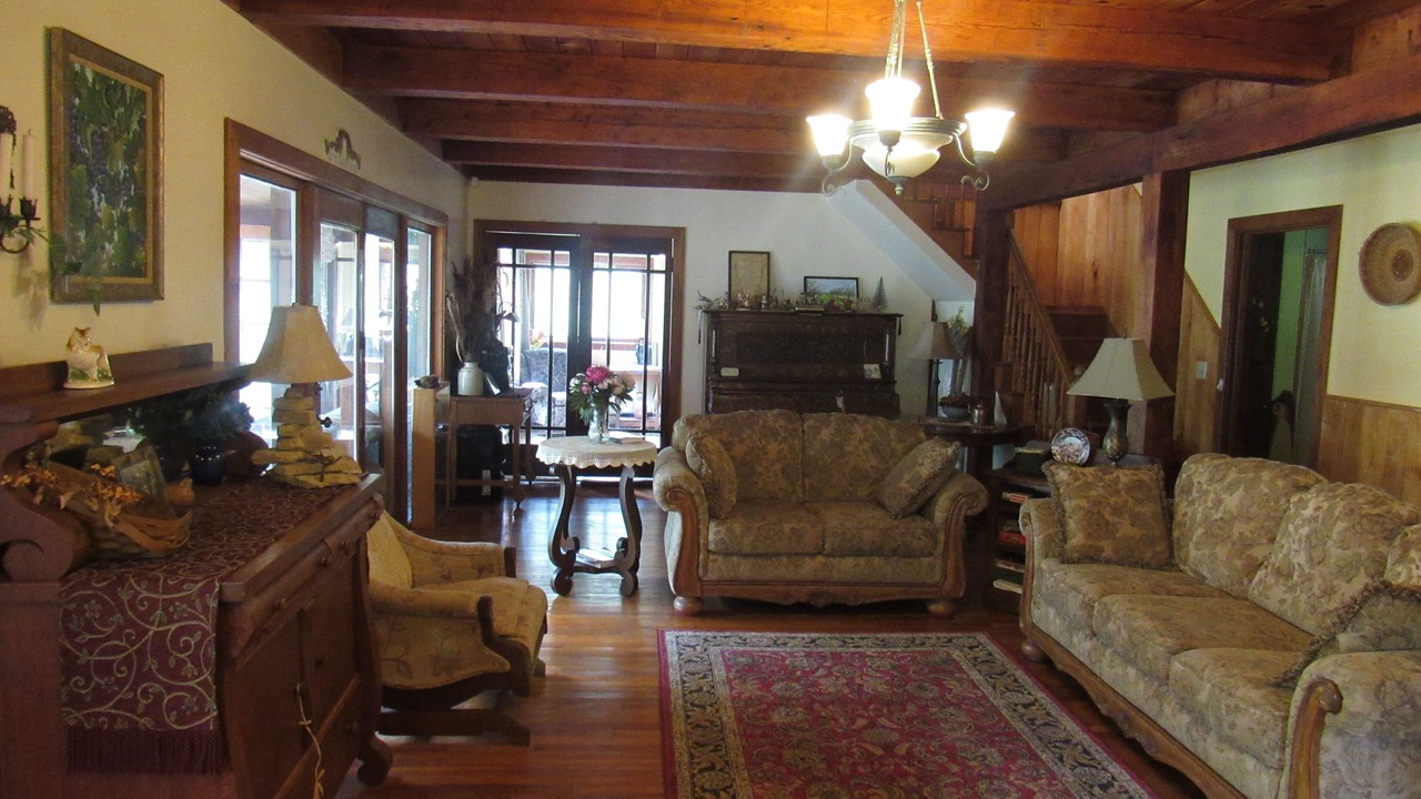 Photo of Livingroom in Caledonia