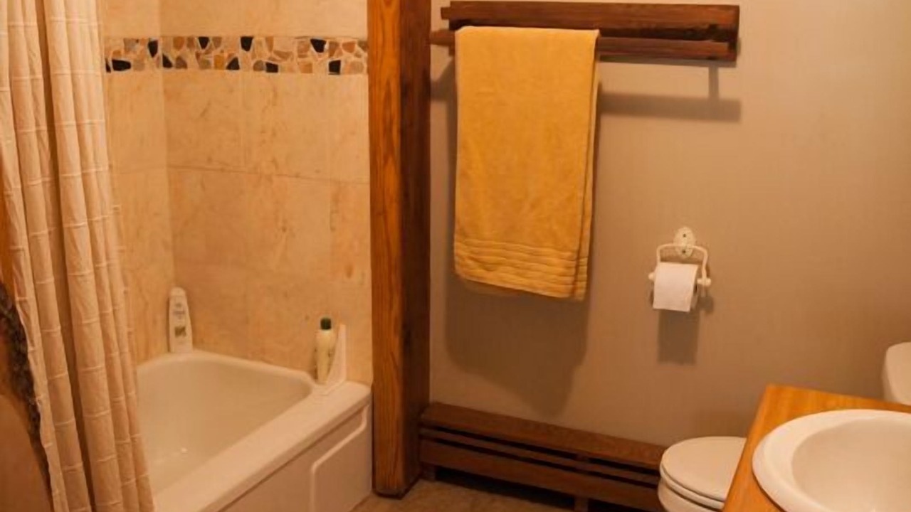 Photo of Bathroom in Caledonia