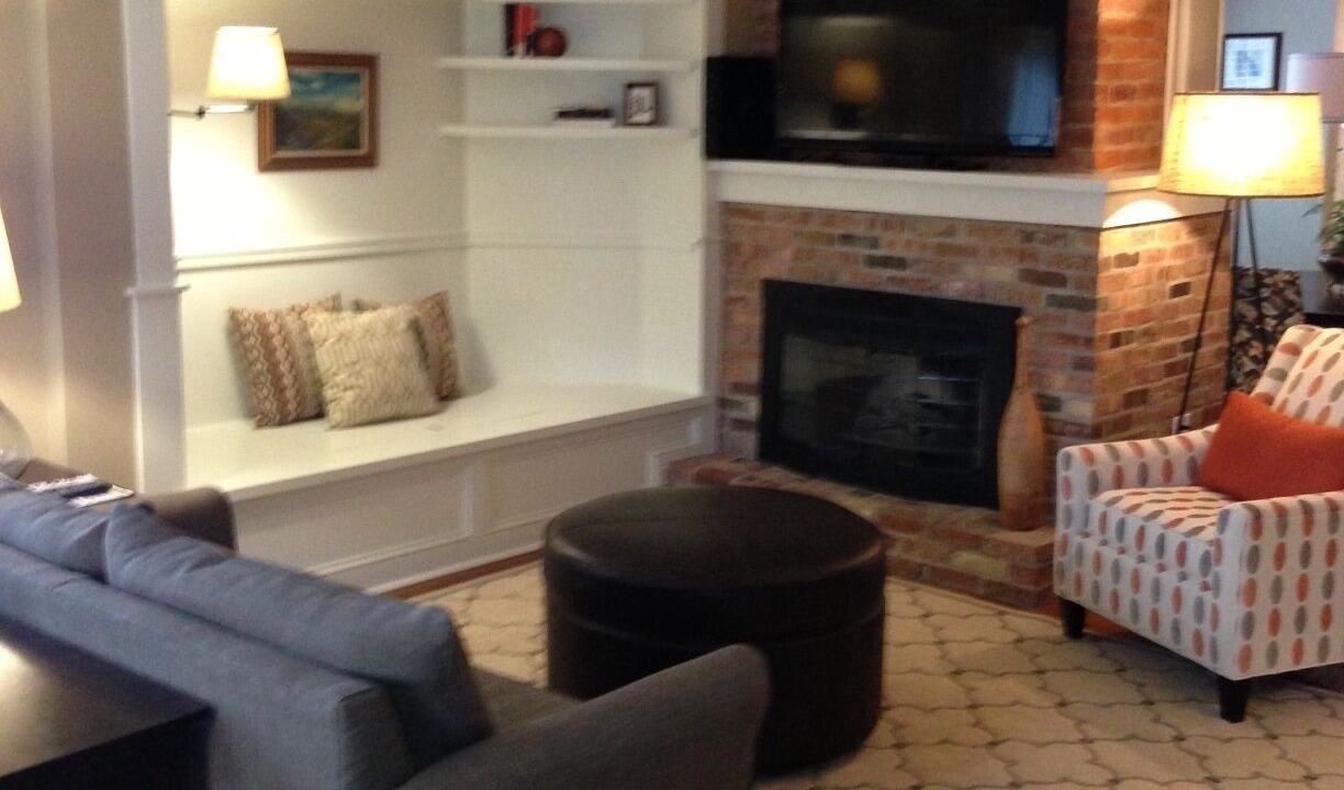 Photo of Livingroom in Summit Hill