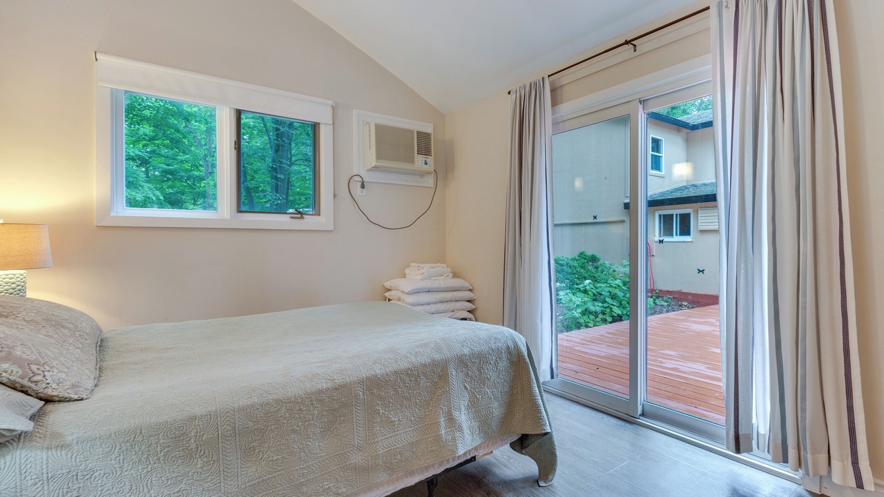 Photo of Bedroom in Jones Falls