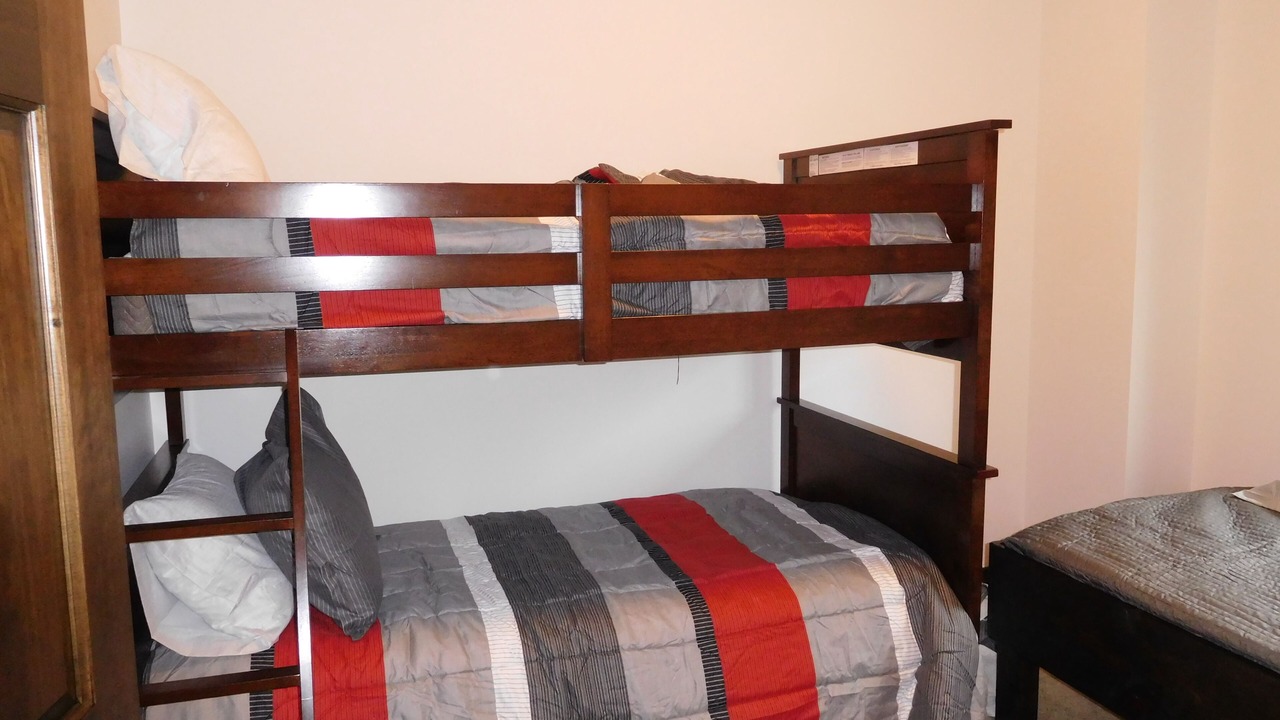 Photo of Bedroom in Lake Shore