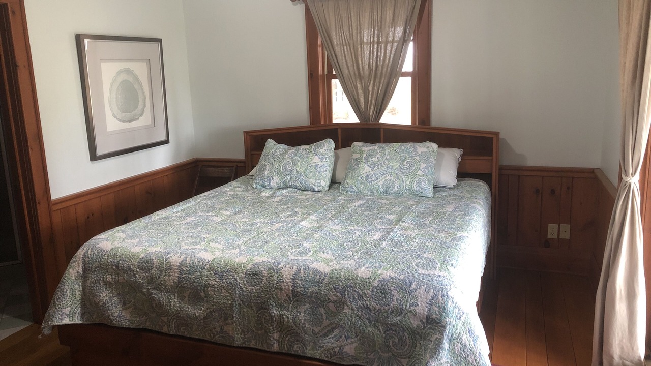 Photo of Bedroom in Waverly Beach