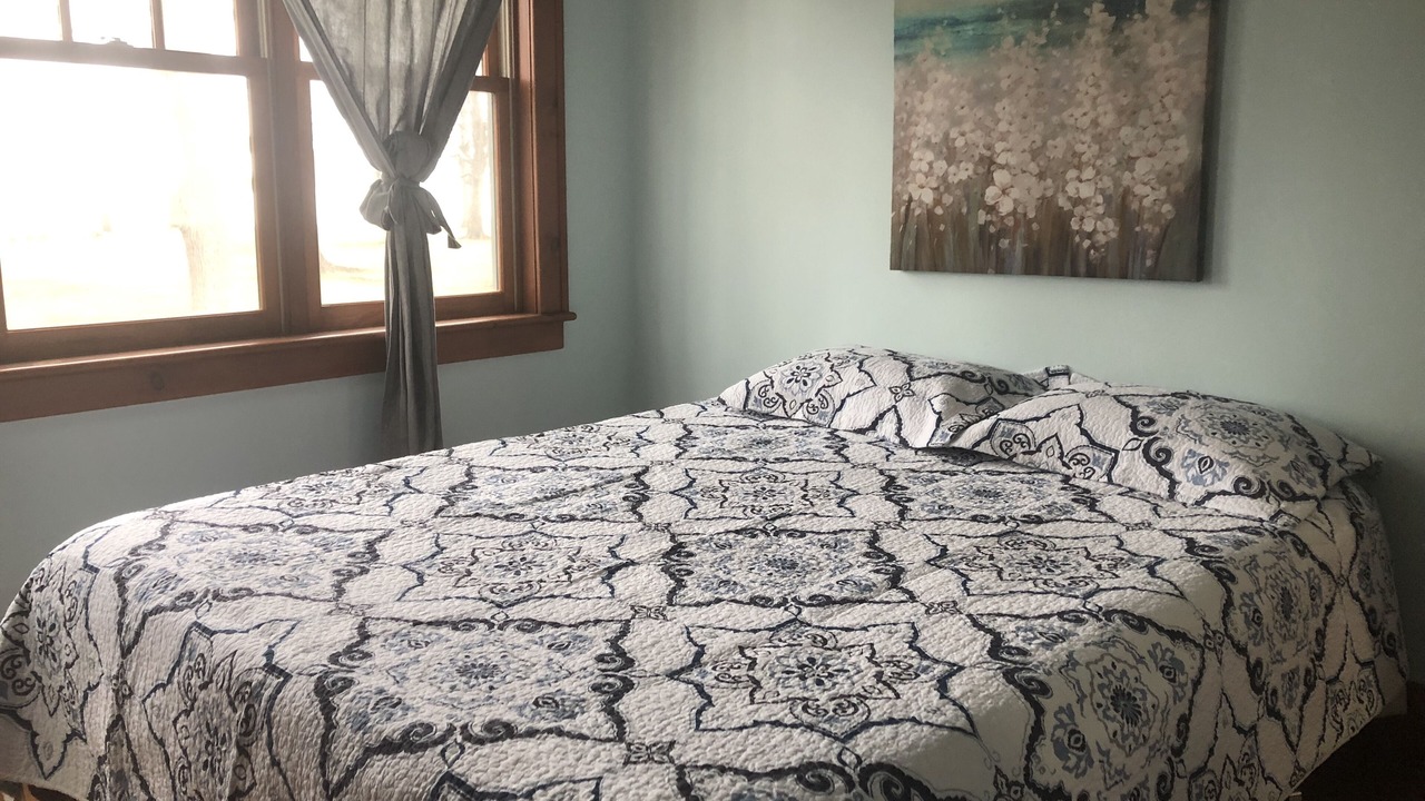 Photo of Bedroom in Waverly Beach