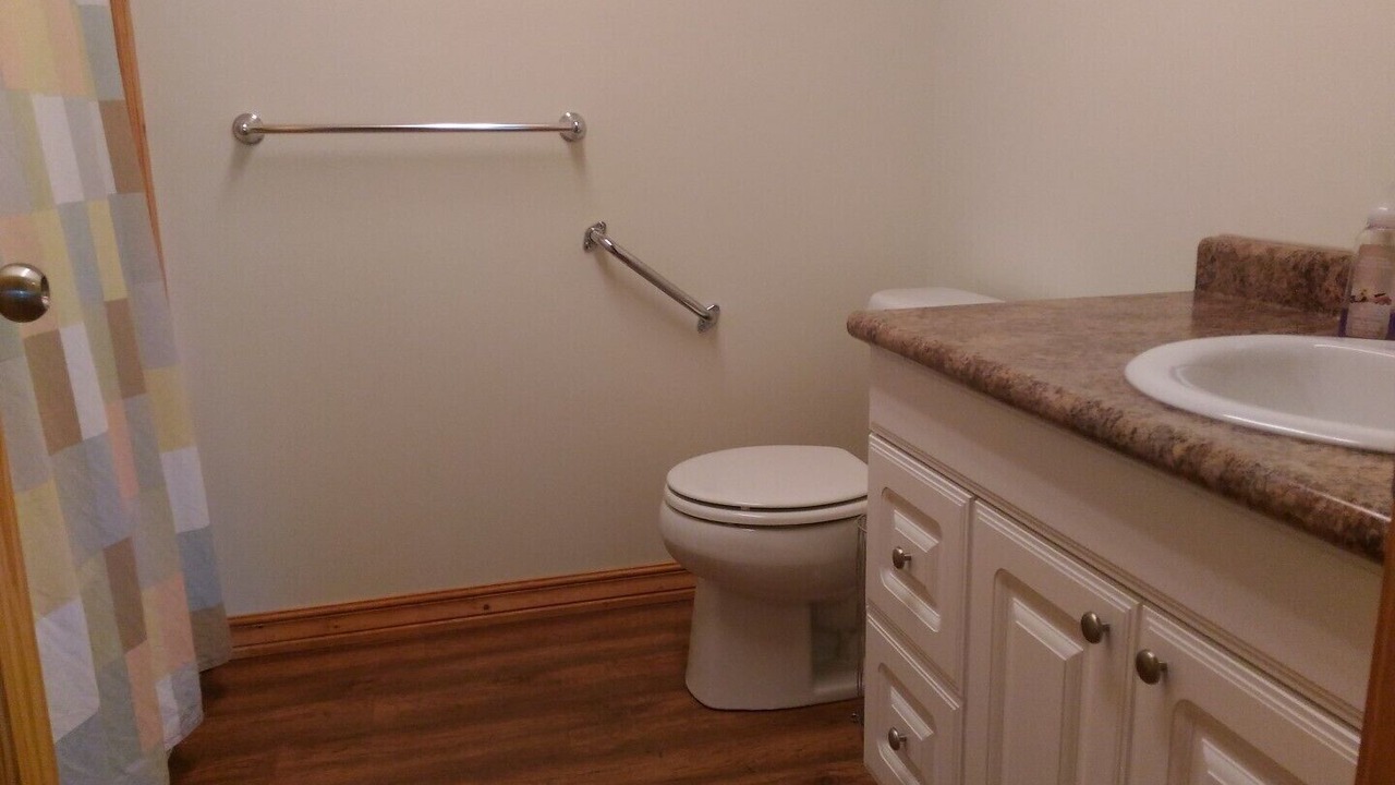 Photo of Bathroom in Isaacs Glen