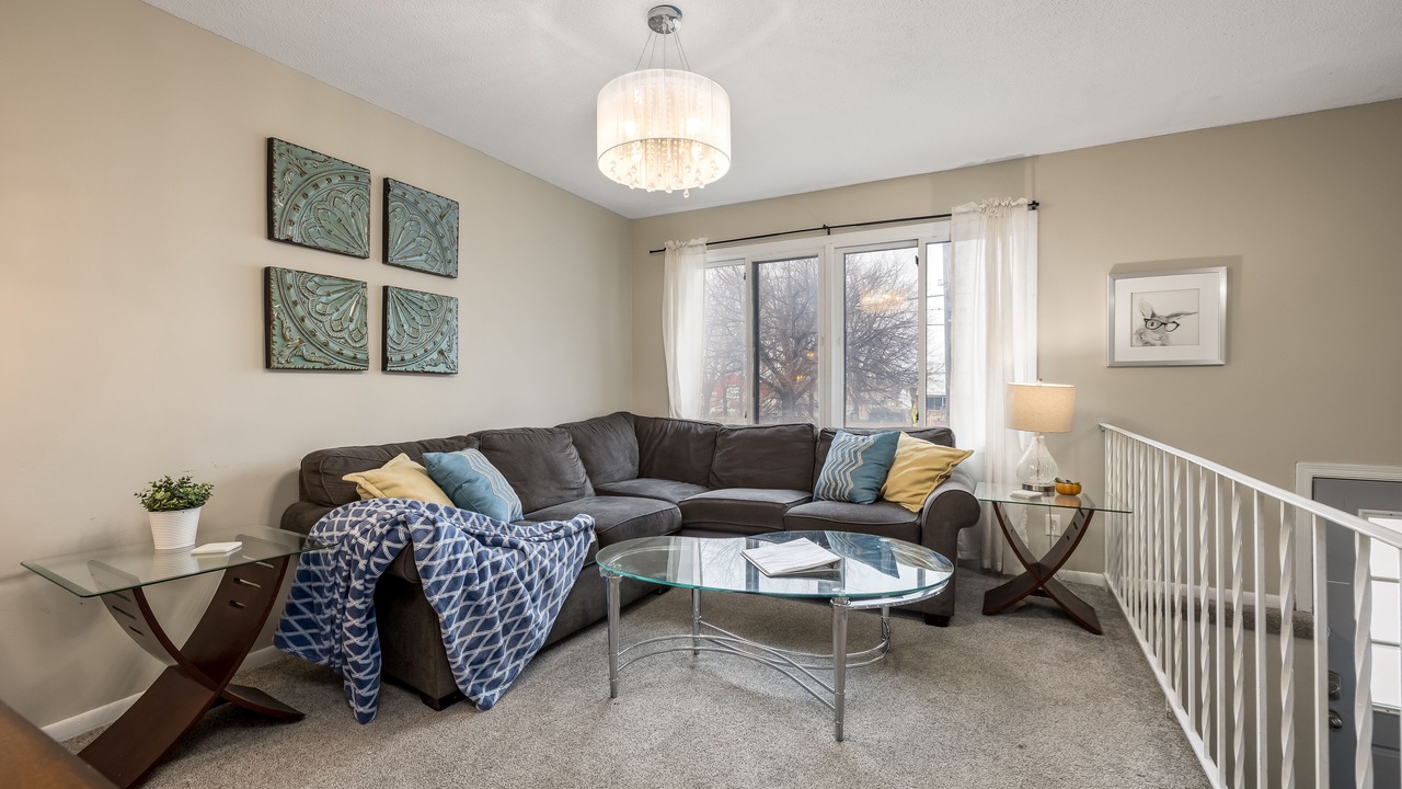 Photo of Livingroom in Midway