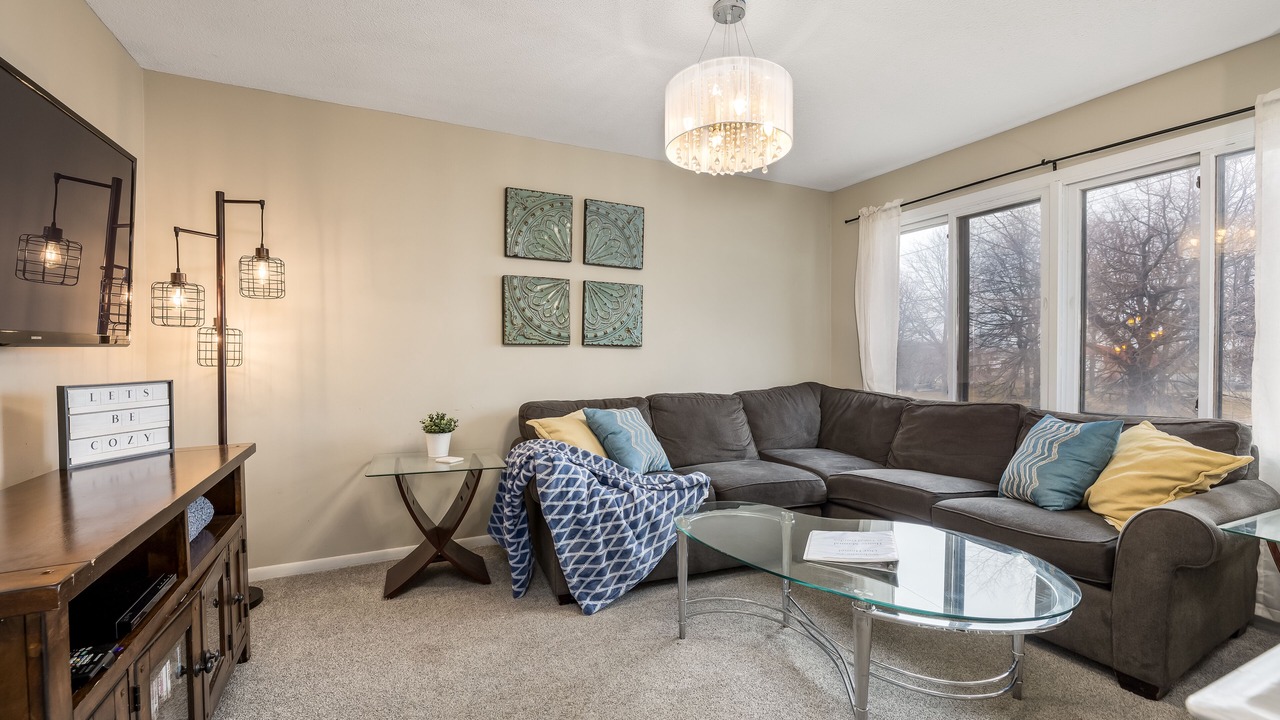 Photo of Livingroom in Midway
