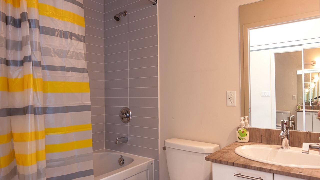 Photo of Bathroom in Bathurst Quay