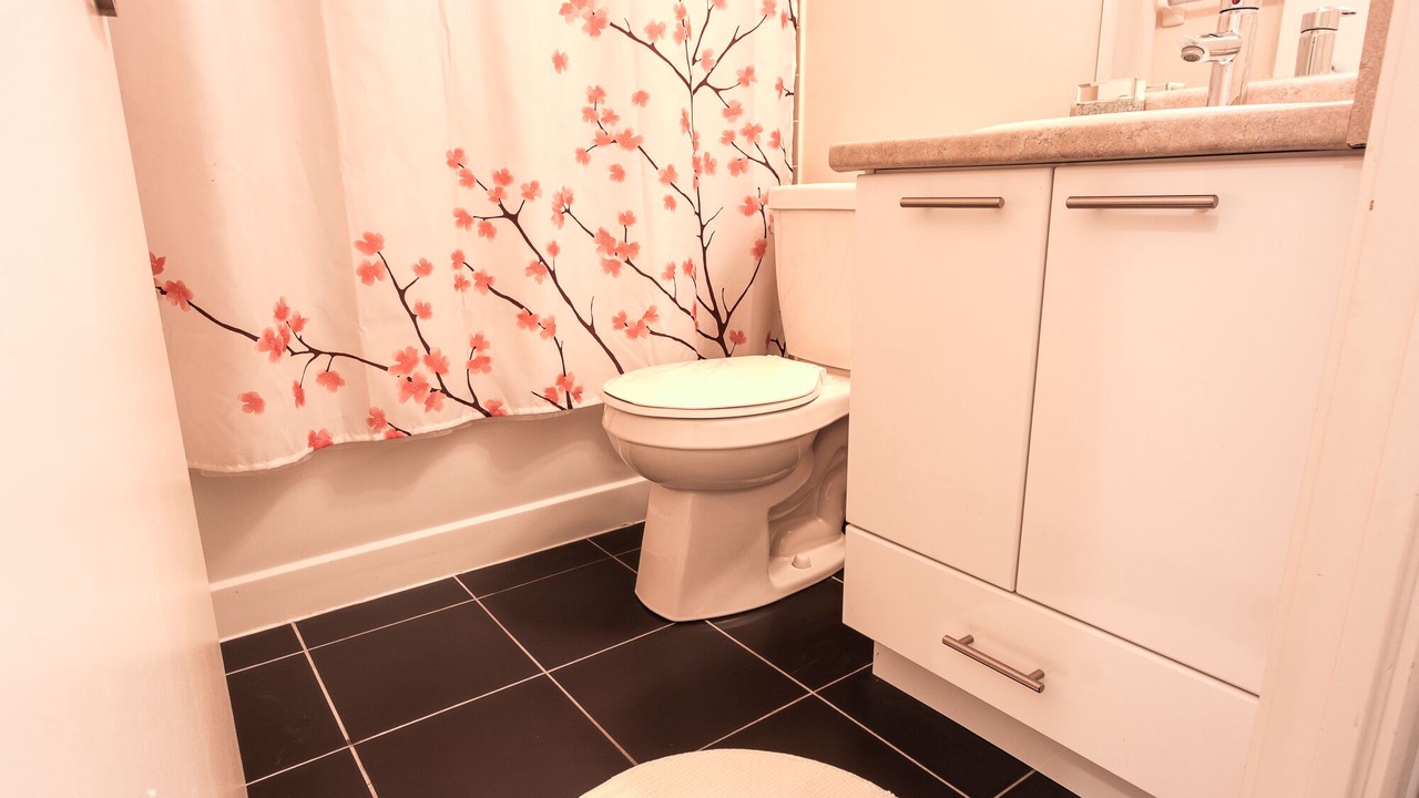 Photo of Bathroom in Bathurst Quay