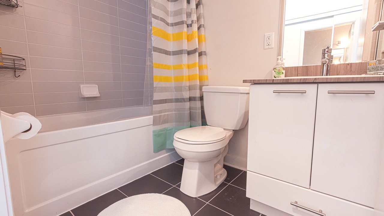 Photo of Bathroom in Bathurst Quay