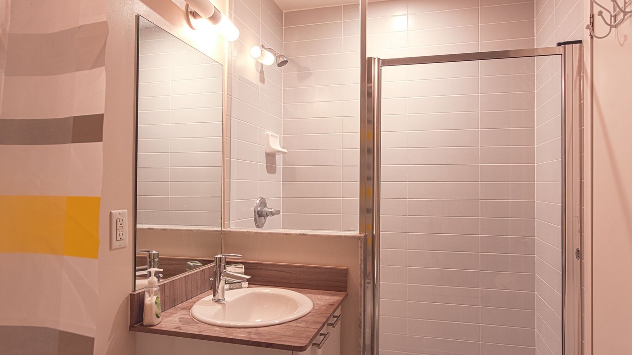 Photo of Bathroom in Bathurst Quay