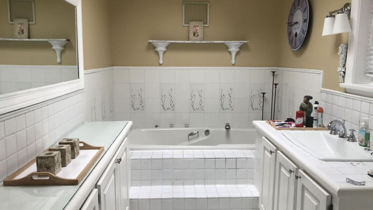 Photo of Bathroom in Isaacs Glen