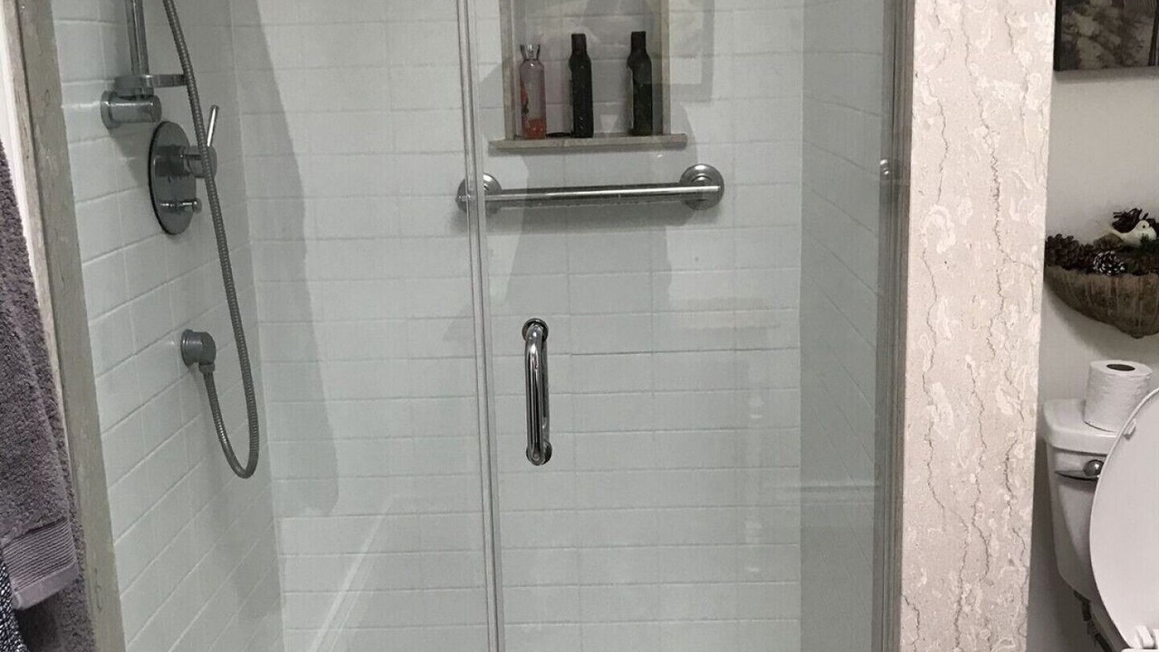 Photo of Bathroom in Isaacs Glen