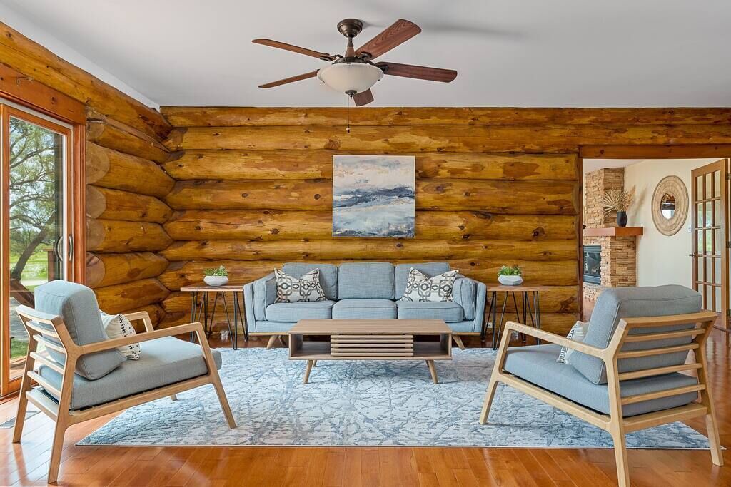 Photo of Livingroom in Toronto Entertainment District