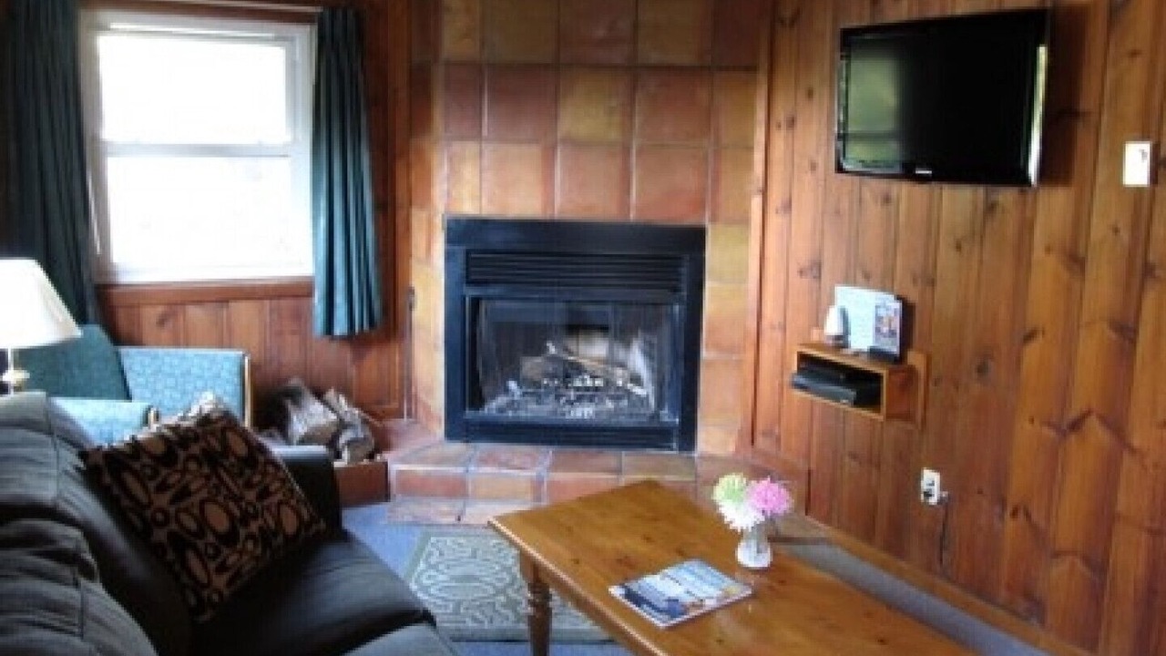 Photo of Livingroom in Haliburton