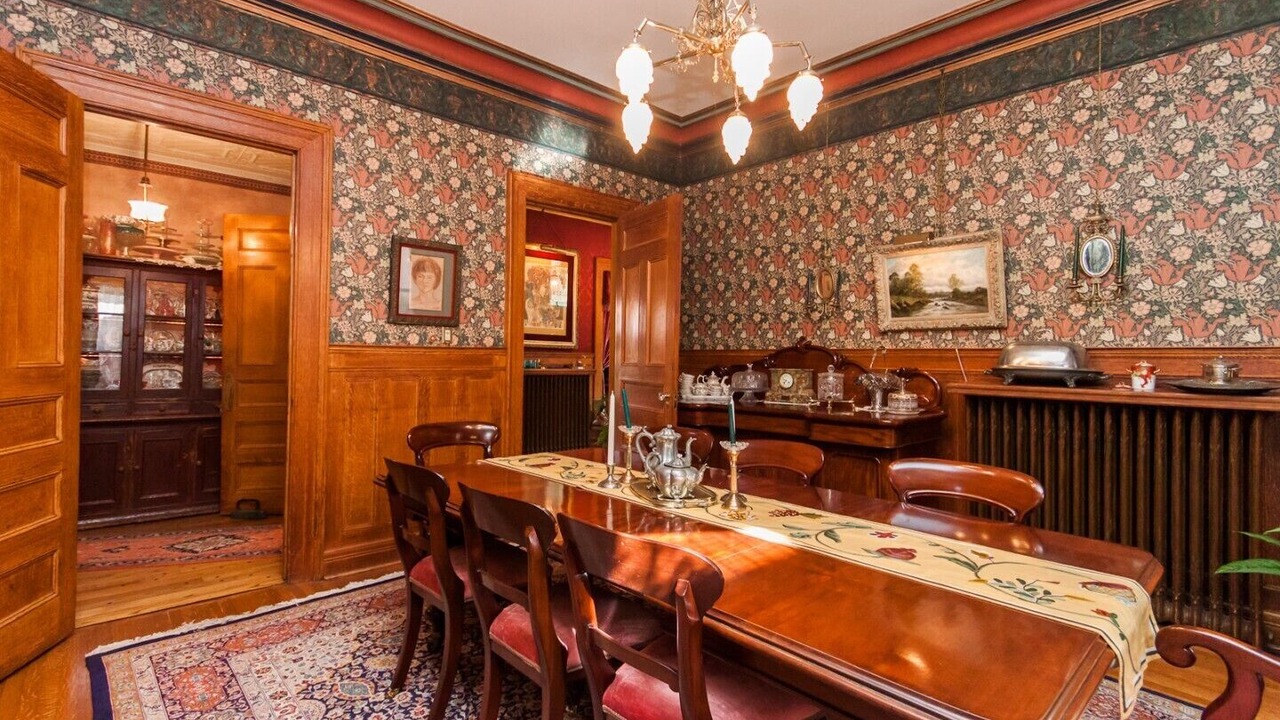 Photo of Livingroom in Lytton Park