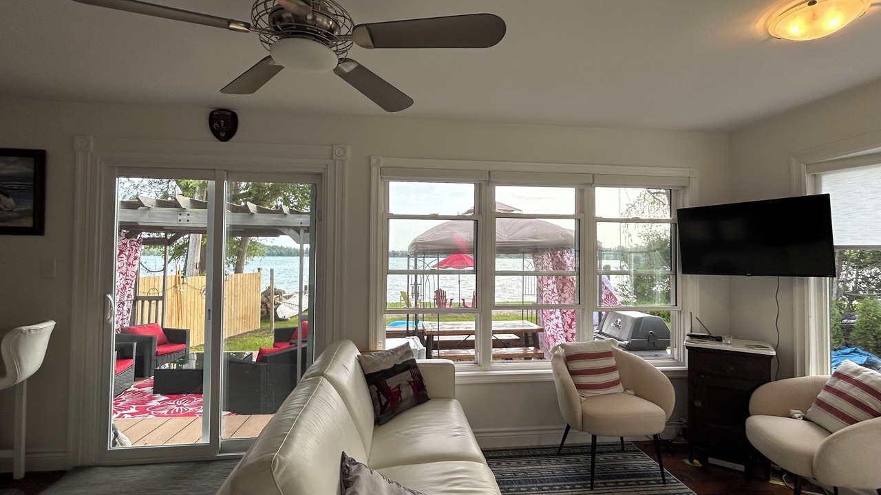 Photo of Livingroom in Colborne