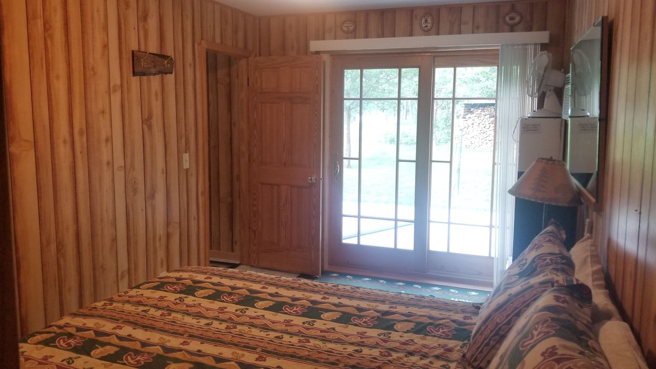 Photo of Bedroom in Longville