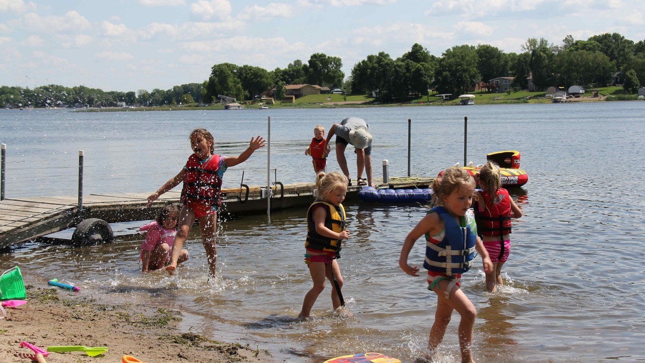Photo of Others in Lindstrom