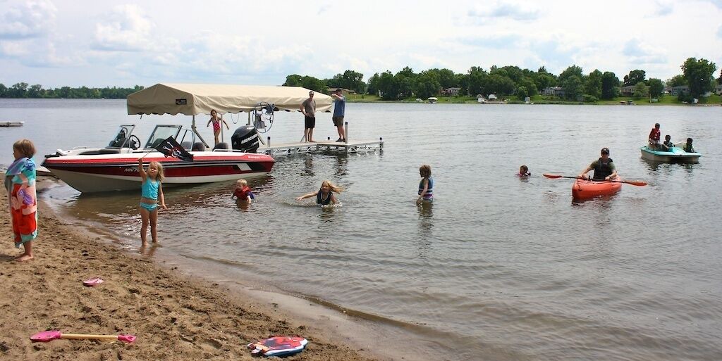 Photo of Others in Lindstrom