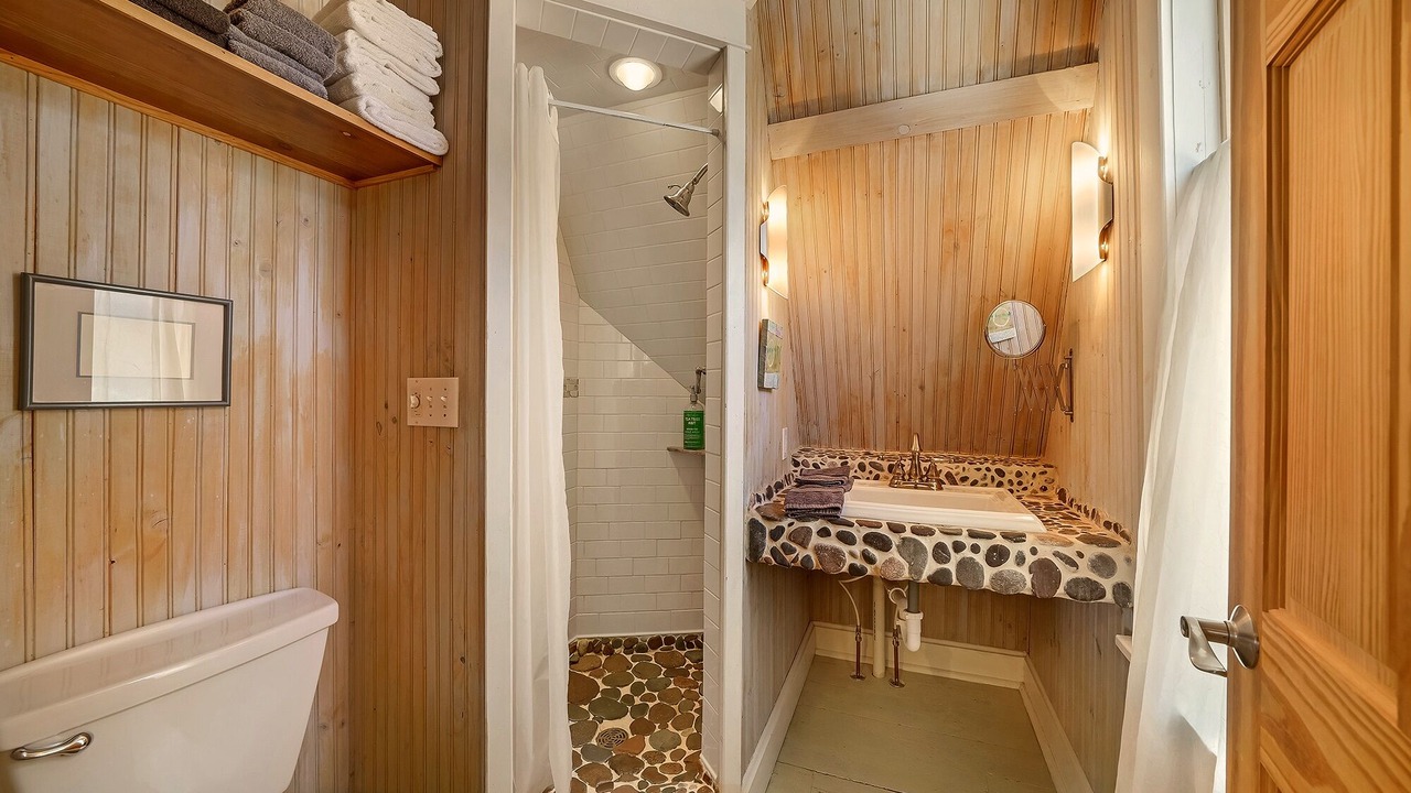 Photo of Bathroom in Park Point