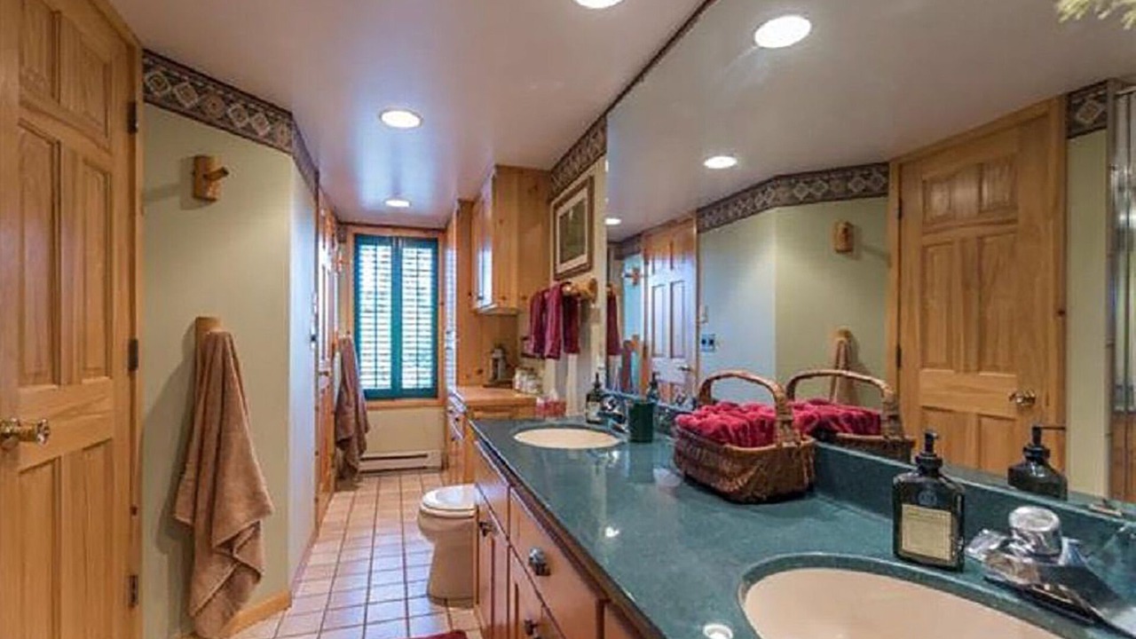 Photo of Bathroom in Deerwood