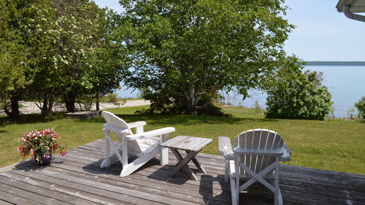 Photo of Patio Balcony in Manitoulin District