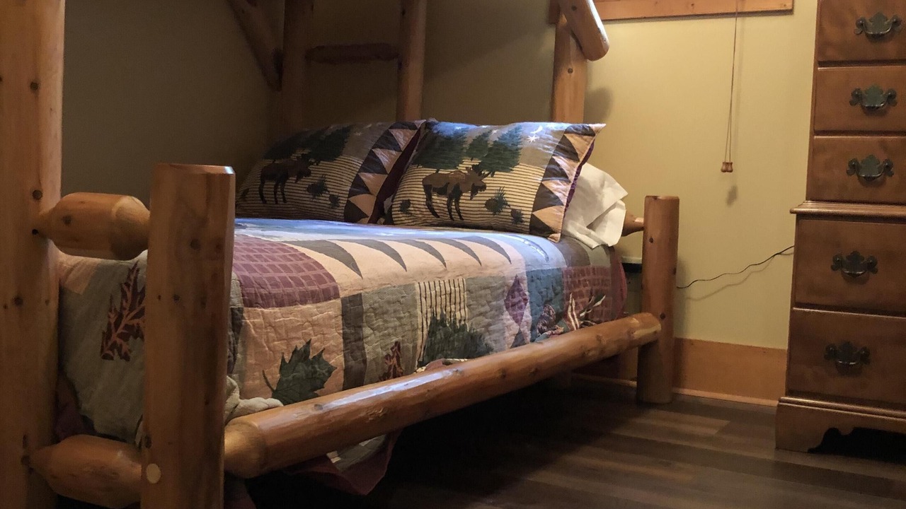 Photo of Bedroom in Longville