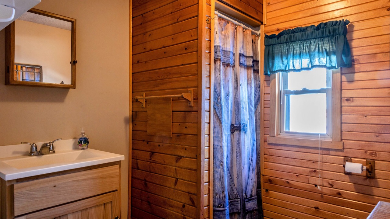 Photo of Bathroom in Dawson