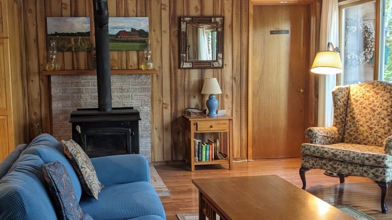 Photo of Livingroom in Leeds and the Thousand Islands