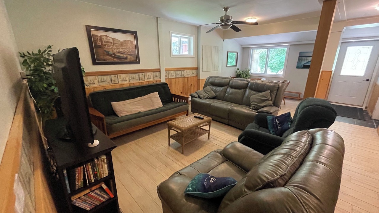 Photo of Livingroom in Leeds and the Thousand Islands