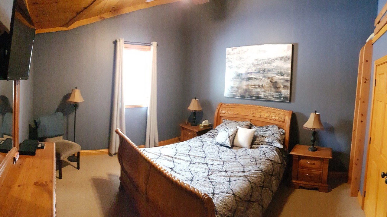 Photo of Bedroom in Frontenac