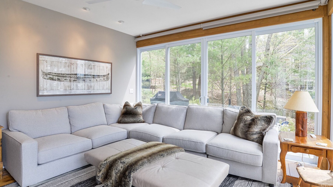 Photo of Livingroom in Bracebridge