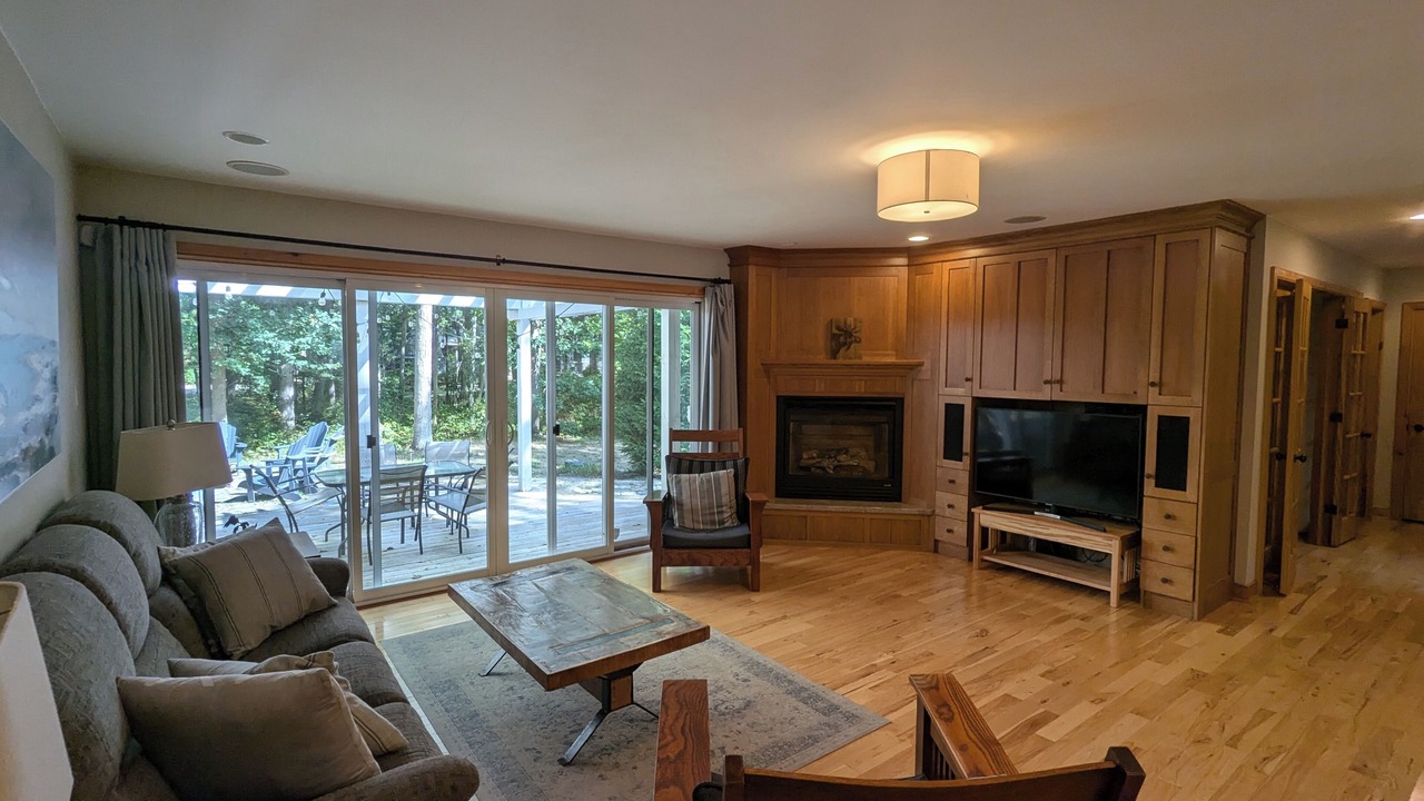 Photo of Livingroom in Grand Bend