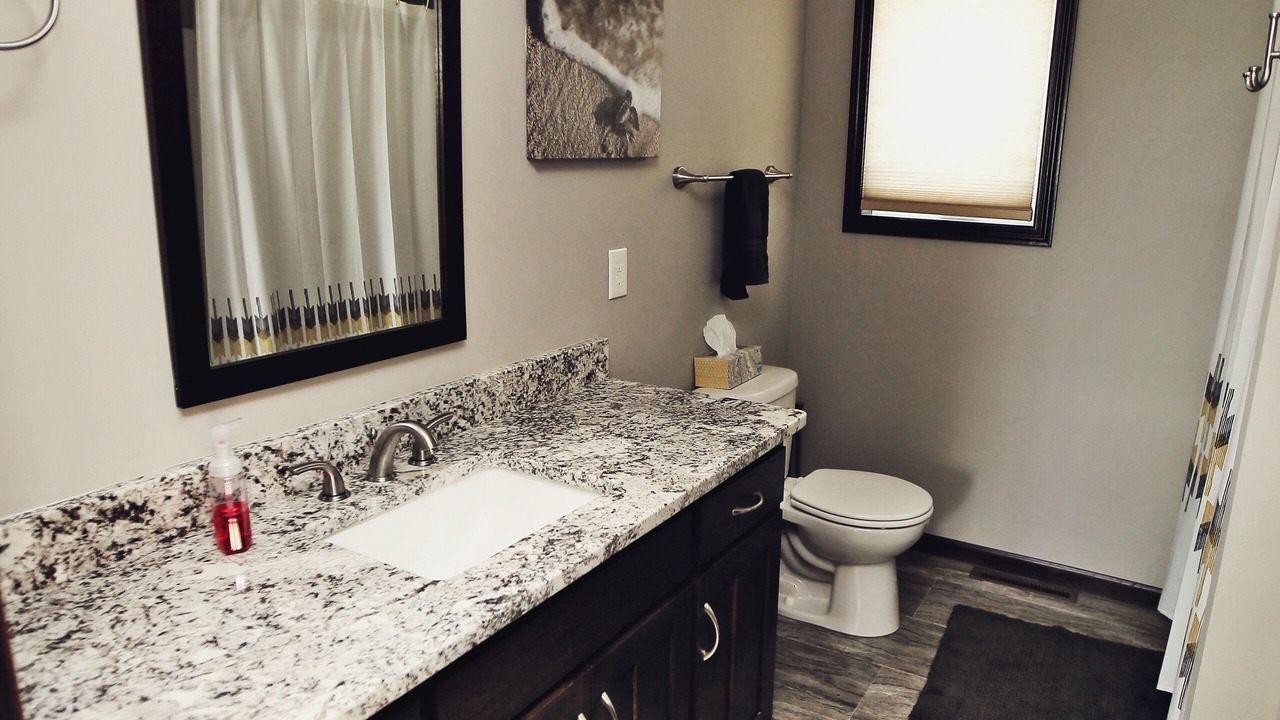 Photo of Bathroom in Maple Lake