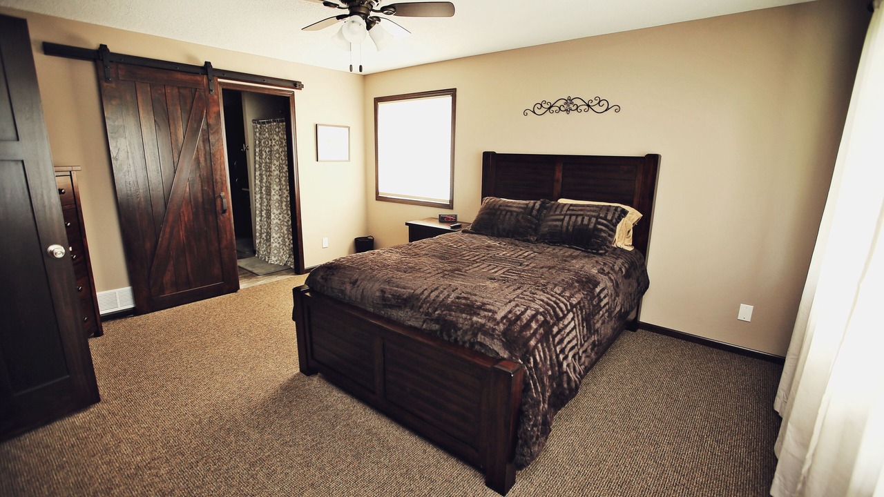 Photo of Bedroom in Maple Lake