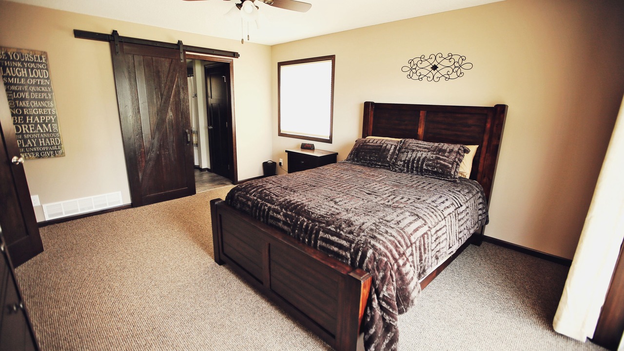 Photo of Bedroom in Maple Lake