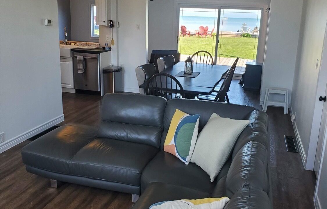 Photo of Livingroom in Pointe aux Roches